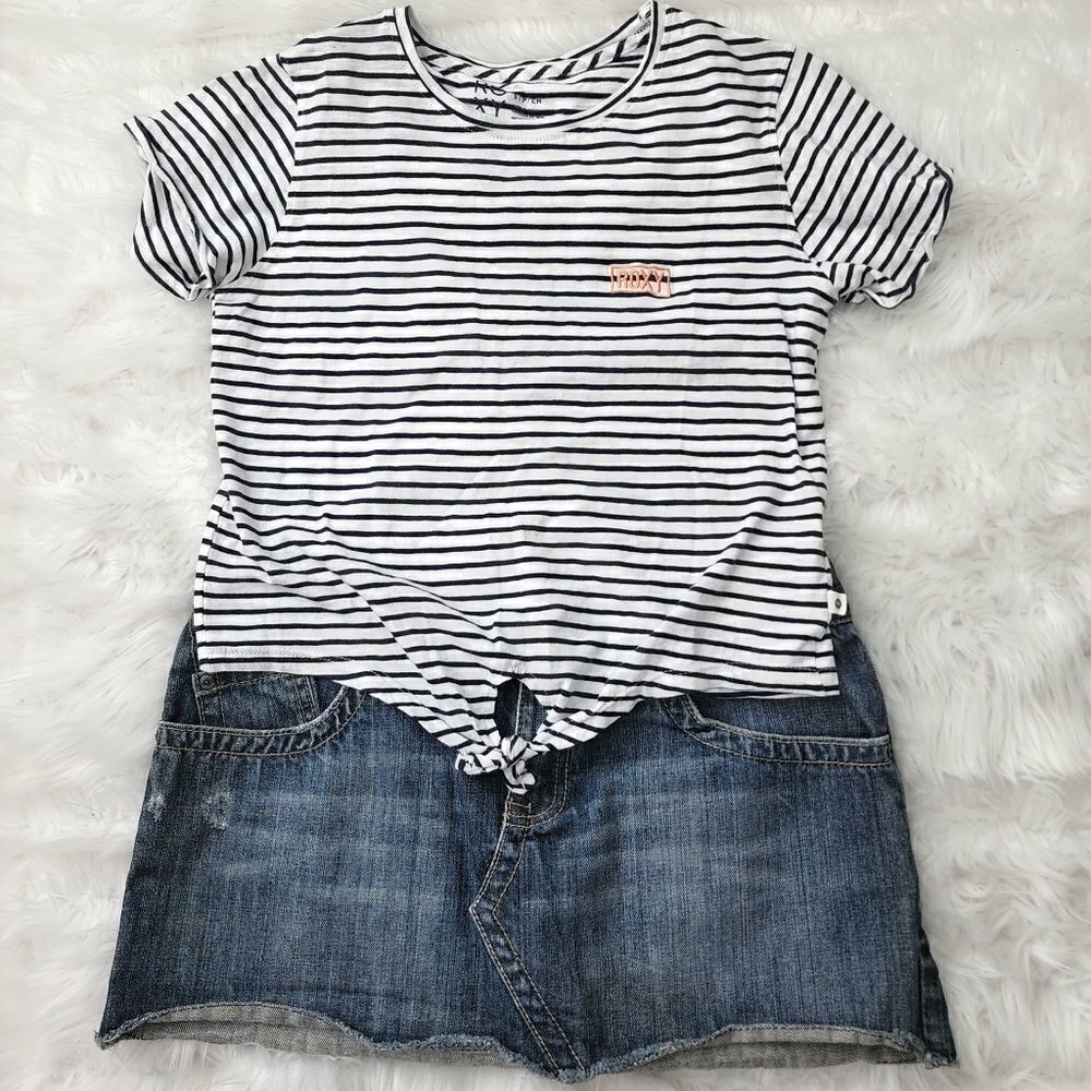 ROXY TEE SHIRT AND JEAN SKIRT SIZE SMALL AND 11